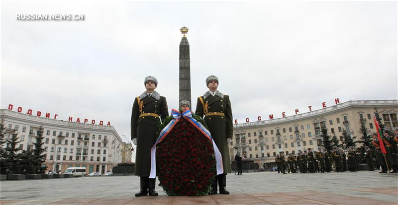 Глава правительства Словакии возложил венок к монументу Победы в Минске