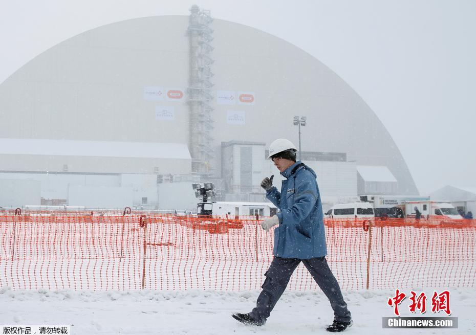 4-й энергоблок ЧАЭС накрыли новым защитным сооружением