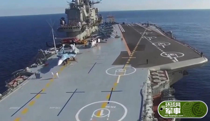 Минобороны РФ показало мощь авиакрыла "Адмирала Кузнецова"