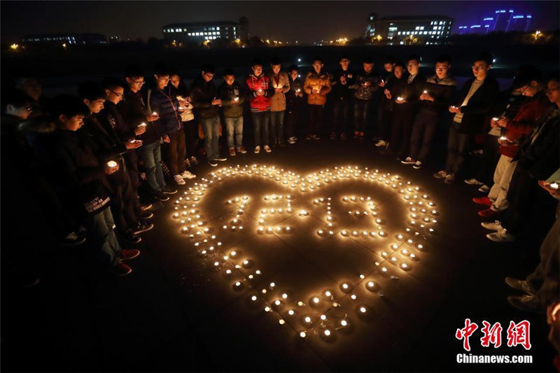 Студенты почтили память жертв Нанкинской резни