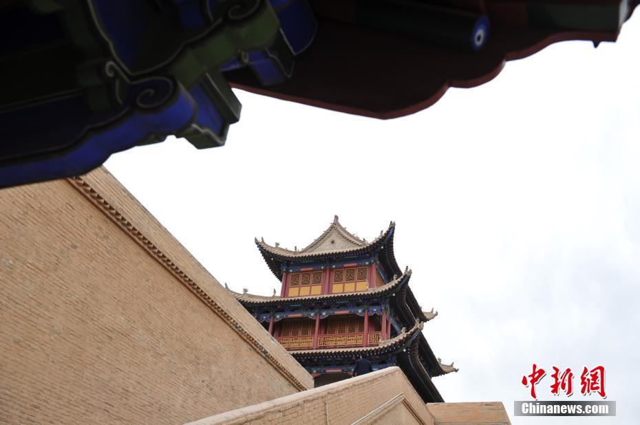Восстановлена застава "Цзяюй" Великой Китайской стены