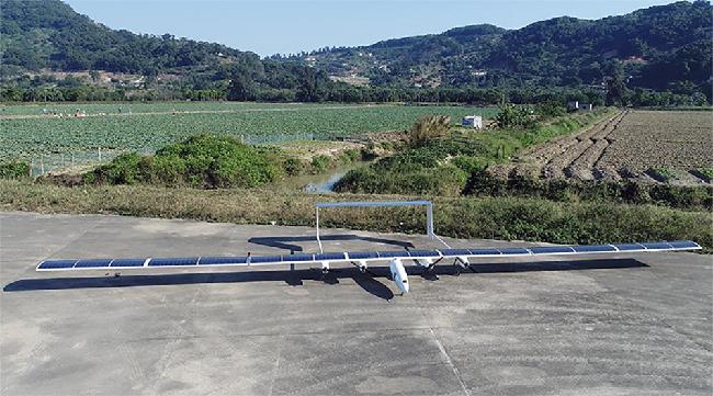 Первый китайский самолет на солнечной энергии совершил беспилотный полет