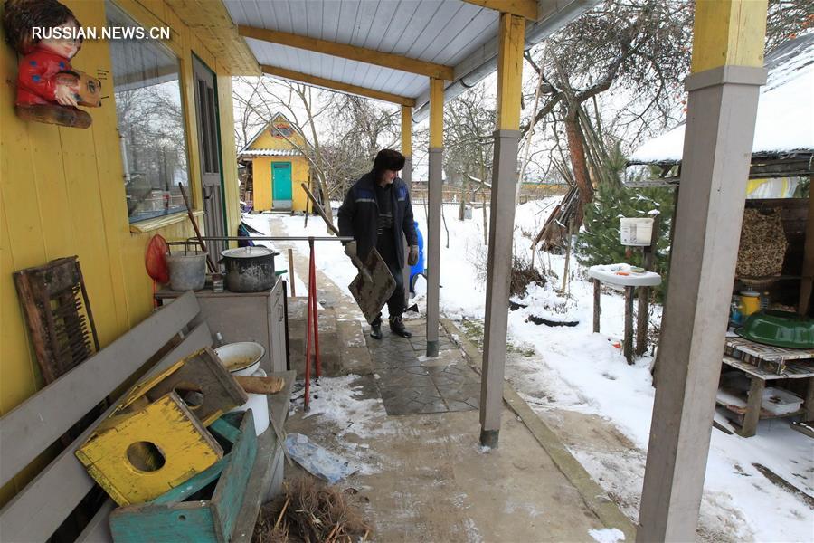 Зимняя жизнь в белорусской деревне