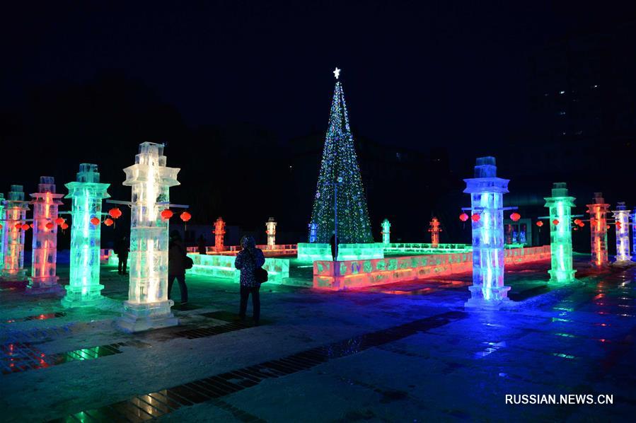 Выставка ледяных фонарей открылась в Харбине