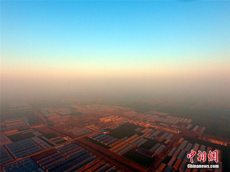 На фото: 2 января аэрофотосъемка села Цзячжай города Ляочэн провинции Шандун.
