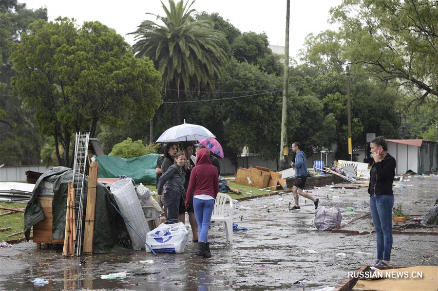 На столицу Уругвая обрушились проливные дожди и штормовой ветер