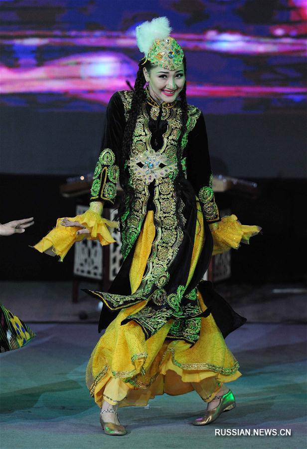 Торжественный концерт в честь 25-летия установления дипломатических отношений между КНР и Узбекистаном