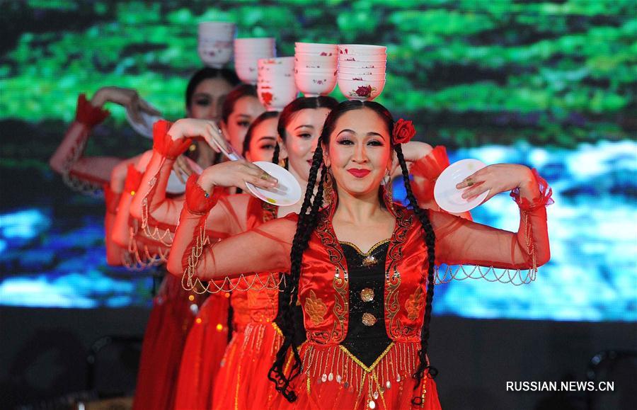 Торжественный концерт в честь 25-летия установления дипломатических отношений между КНР и Узбекистаном