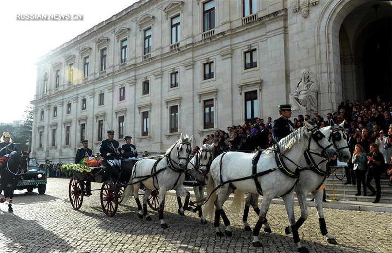 В Португалии состоялись государственные похороны М. Суареша