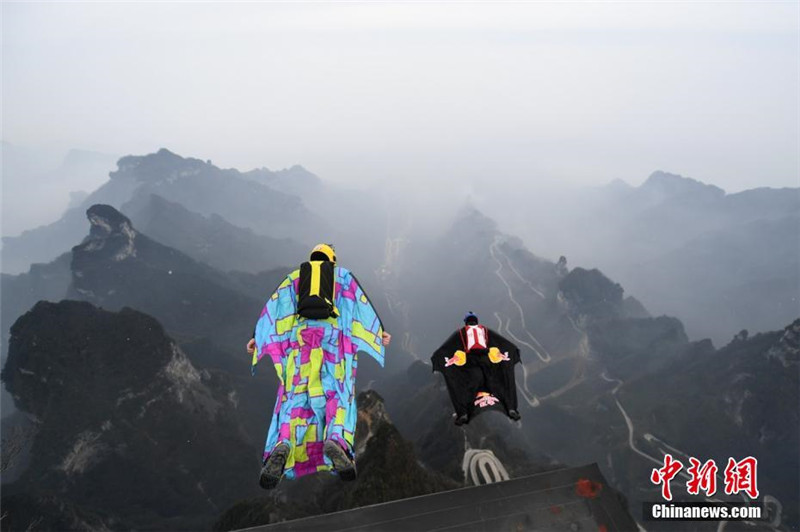 "Летающий человек" Чжан Шупэн бросил вызов зиме