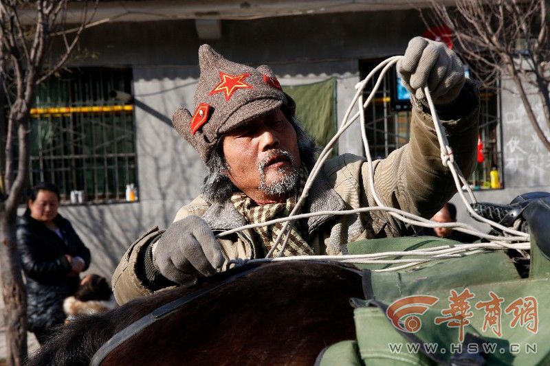 Китаец с российским гражданством совершил путешествие на лошади вдоль реки Хуанхэ