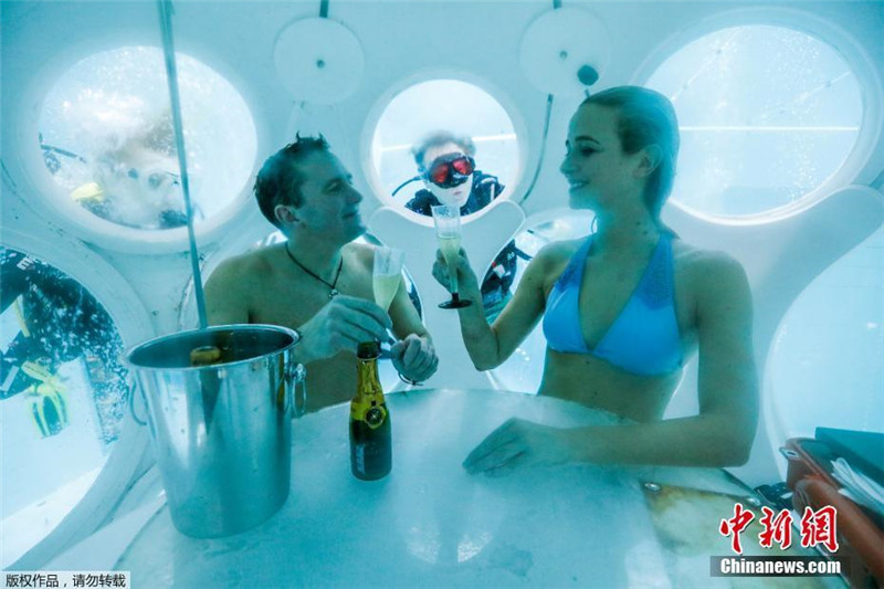 В Бельгии появился подводный ресторан на глубине 33 метров