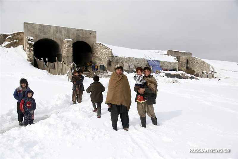 Обрушившиеся на Афганистан снегопады привели к гибели 107 человек