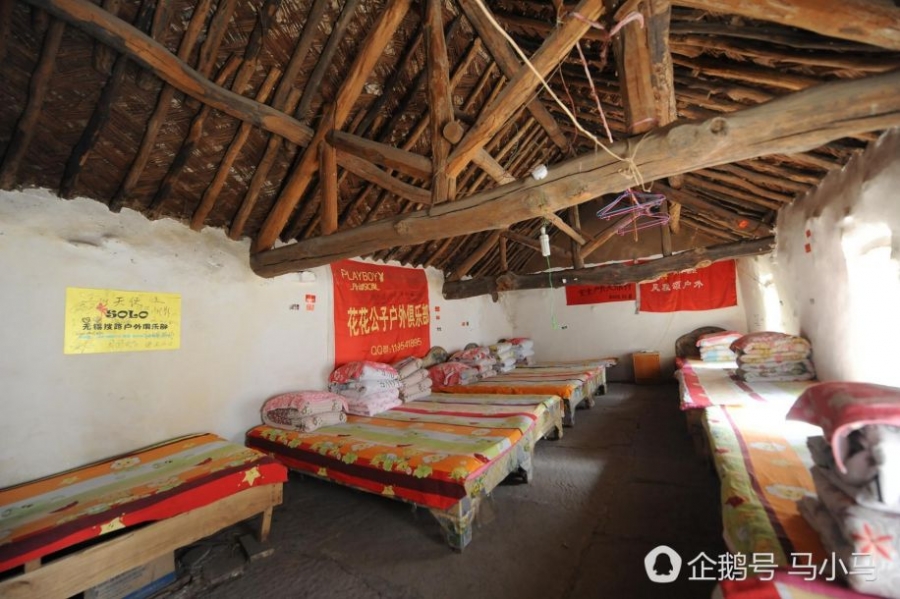 Деревня на утесе в провинции Шаньси: всё поставляется при помощи троса