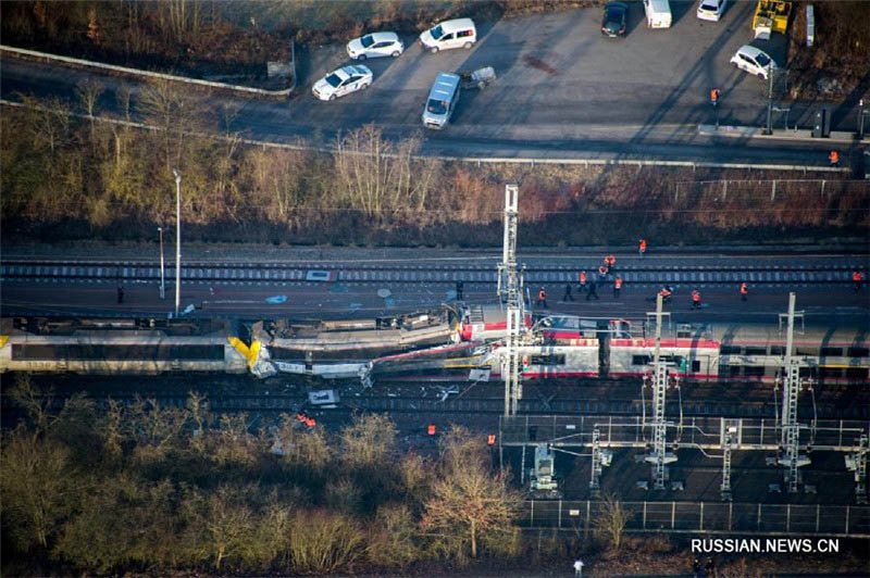 По меньшей мере 1 человек погиб и 5 пострадали при столкновении поездов в Люксембурге