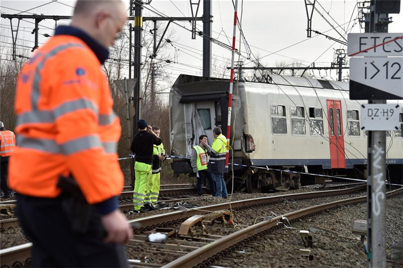Двое граждан Китая пострадали в результате схода с рельсов поезда в Бельгии
