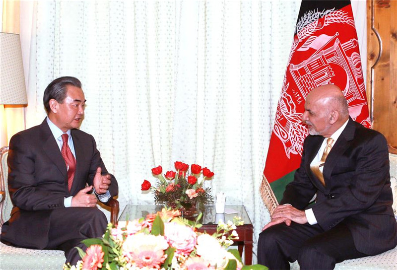 Ван И встретился с президентом Афганистана Ашрафом Гани Ахмадзаем