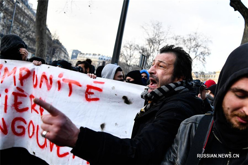 Во Франции прошли манифестации против полицейского произвола