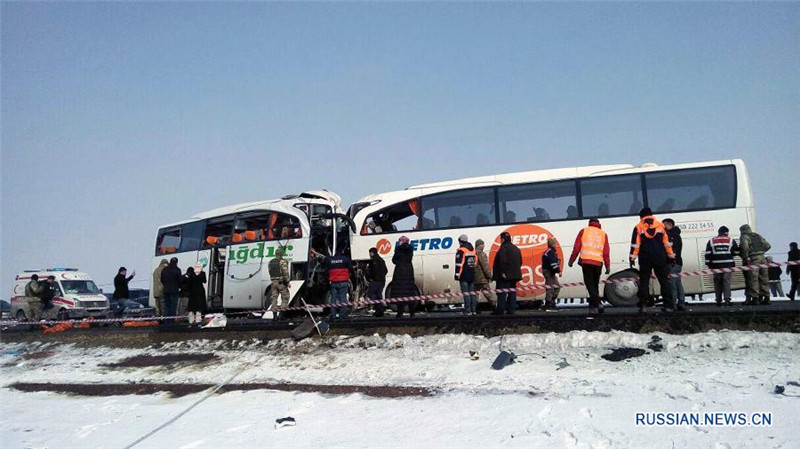 В результате столкновения автобусов на востоке Турции 8 человек погибли, 28 пострадали