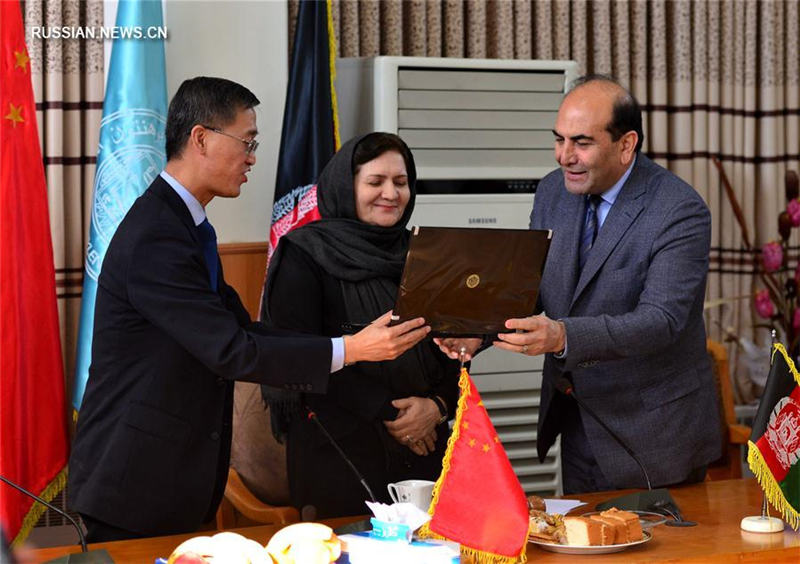 Власти Китая предоставили Кабульскому университету оргтехнику
