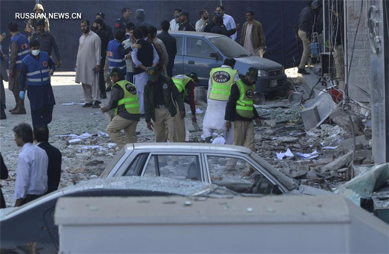 Восемь человек погибли, еще 21 ранен при взрыве на востоке Пакистана