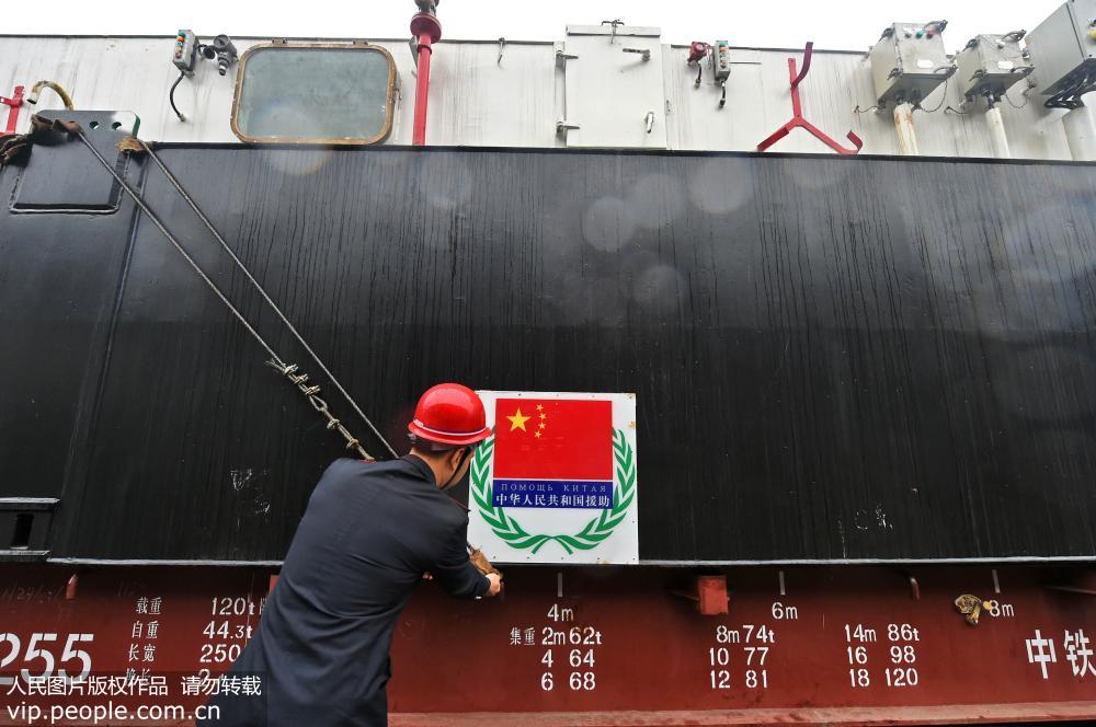 Китай отправил корабли для помощи Узбекистану