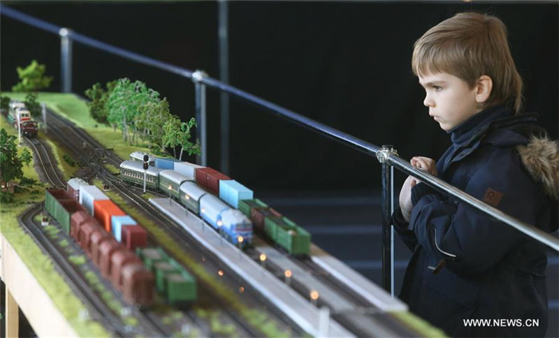 Самую длинную в Украине игрушечную железную дорогу представили в Киеве