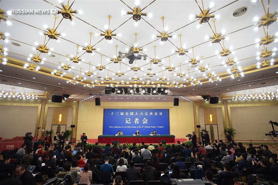 Пресс-конференция с участием главы Канцелярии Руководящей группы Госсовета КНР по оказанию помощи в развитии бедных районов прошла в Пекине