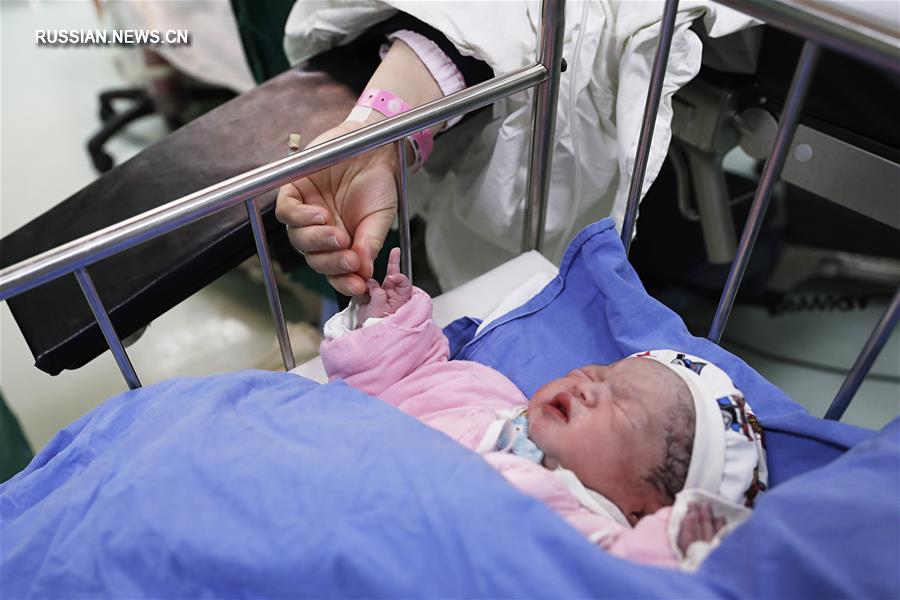 Использование генетической диагностики эмбрионов позволило жительнице Шанхая родить здорового ребенка