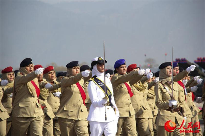 Китайские военнослужащие приняли участие в репетиции военнного парада на День Пакистана