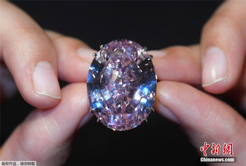 Самый дорогой в мире розовый бриллиант представлен в Лондоне