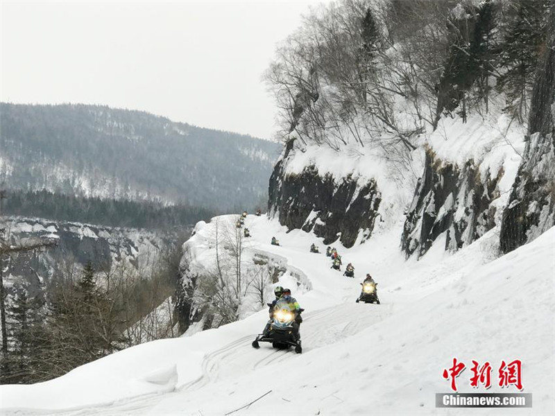 Чемпионат по кроссу на снегоходах прошел в Чанчуне