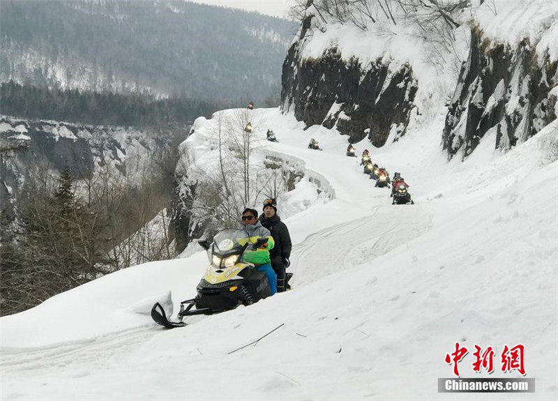 Чемпионат по кроссу на снегоходах прошел в Чанчуне