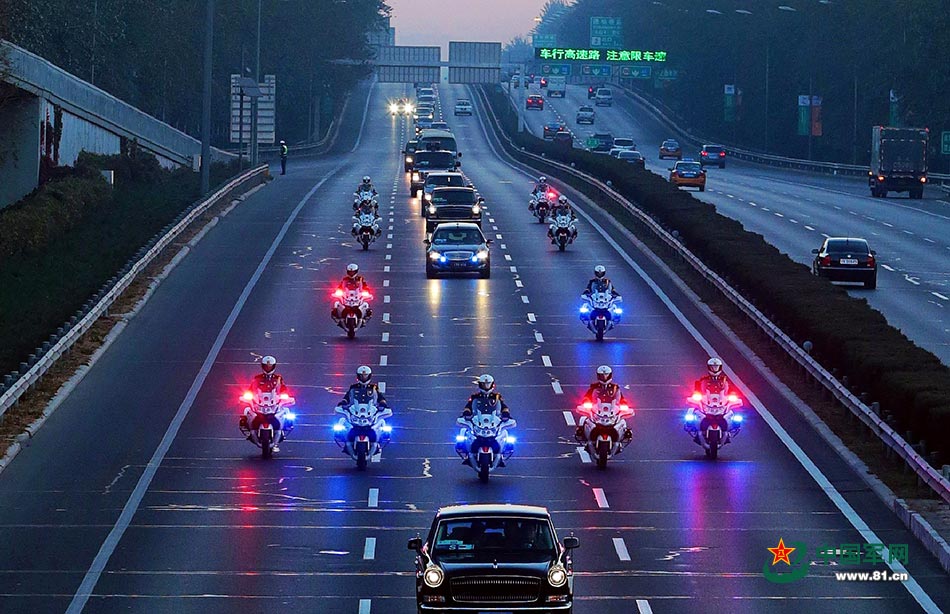 Китайский почетный мотоциклетный конвой