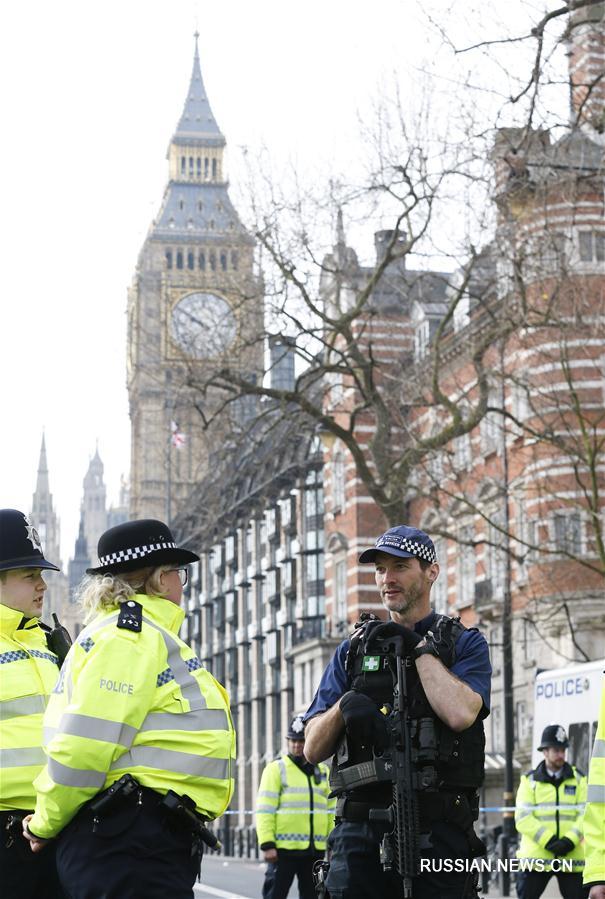 У парламента Великобритании после теракта усилены меры безопасности