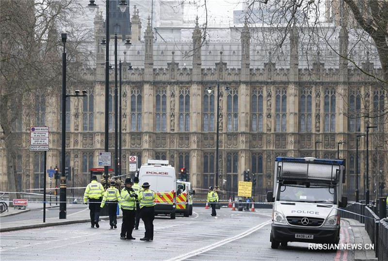 У парламента Великобритании после теракта усилены меры безопасности