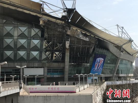 В Шанхае горит футбольный стадион "Хункоу"
