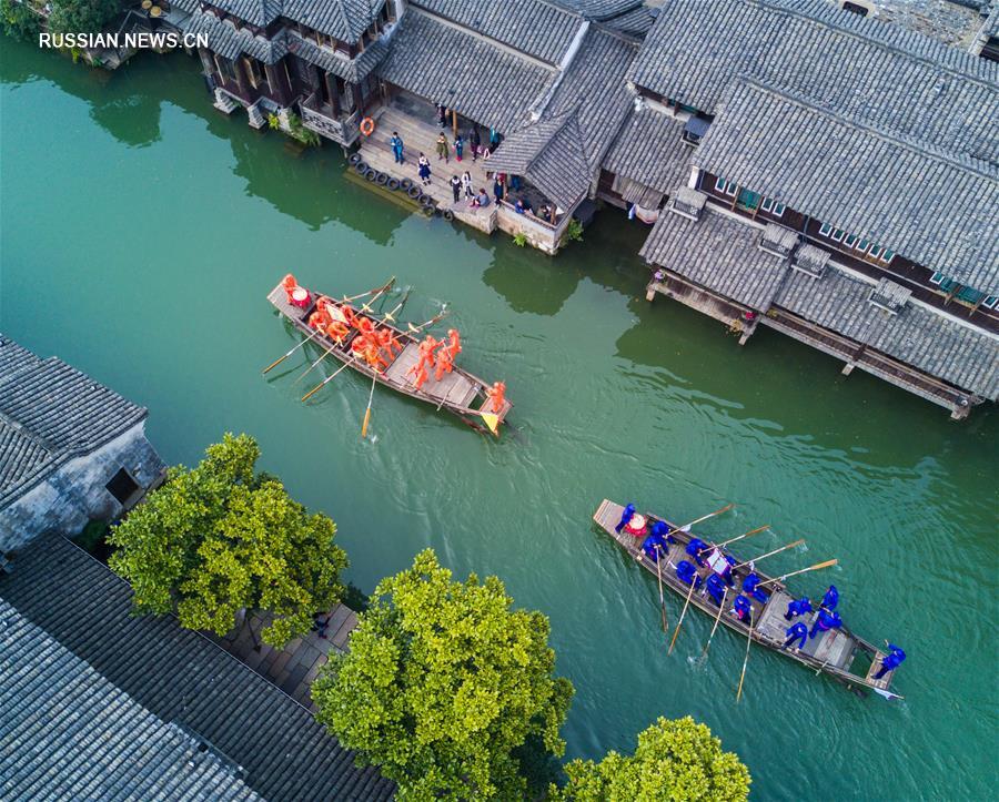 Традиционная регата "Топот на лодках" в Учжэне