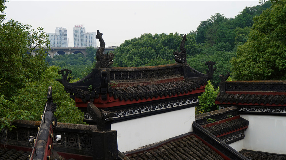 Ухань. Крыши храма Тхиеменгуан