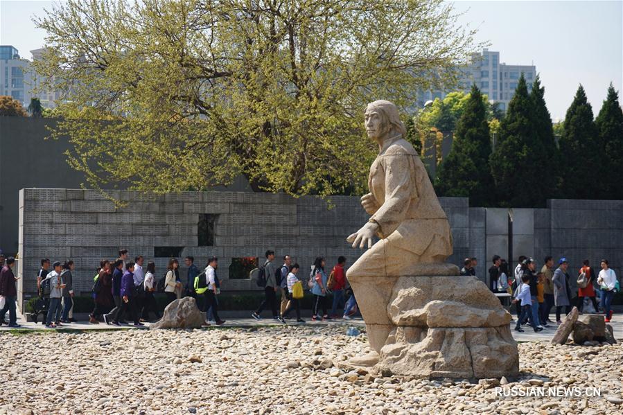 Памятные мероприятия в Мемориальном комплексе жертвам Нанкинской резни