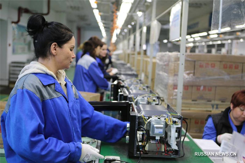 Китайско-белорусская компания "Мидеа-Горизонт" выпустит 1 млн микроволновых печей в этом году -- гендиректор Ю Баофэн