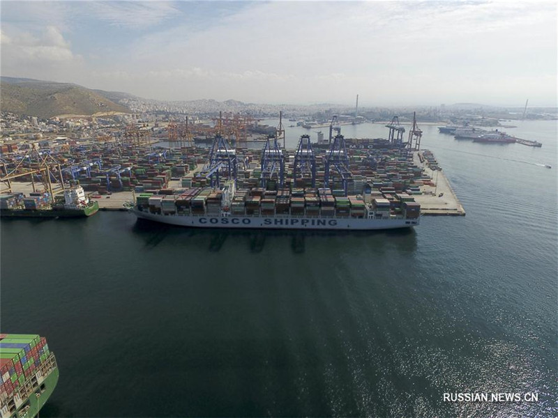 Греческий порт Пирей под управлением китайской компании COSCO