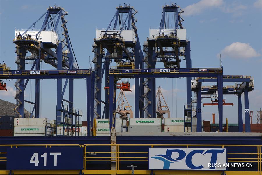 Греческий порт Пирей под управлением китайской компании COSCO