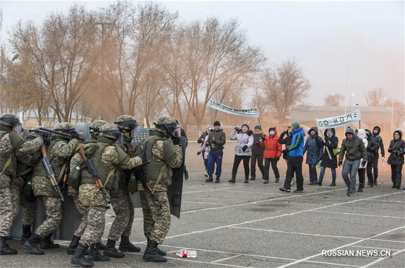 В Казахстане проходит первая фаза тактико-специальных миротворческих учений "Степной орел" -- "Весна-2017"