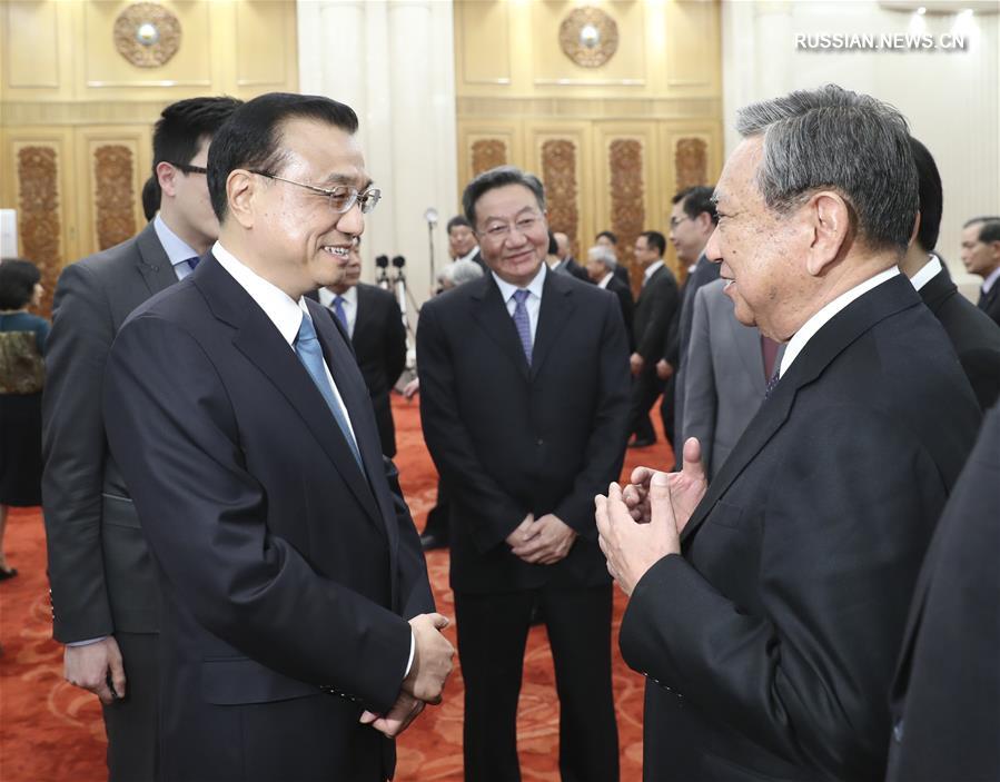 Ли Кэцян встретился с делегацией представителей экономических кругов Японии