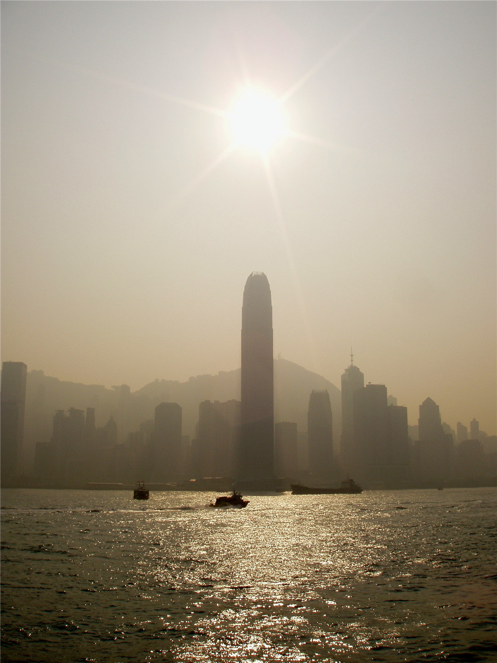 Гонконг, 2013 год;