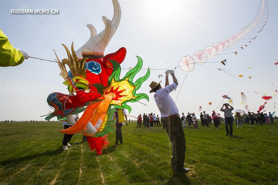 В Восточном Китае открылся 34-й Вэйфанский международный фестиваль воздушных змеев