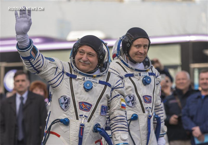 Космический корабль "Союз МС-04" с двумя космонавтами стартовал с космодрома "Байконур"