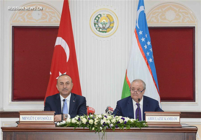 Главы МИД Турции и Узбекистана провели переговоры в Ташкенте