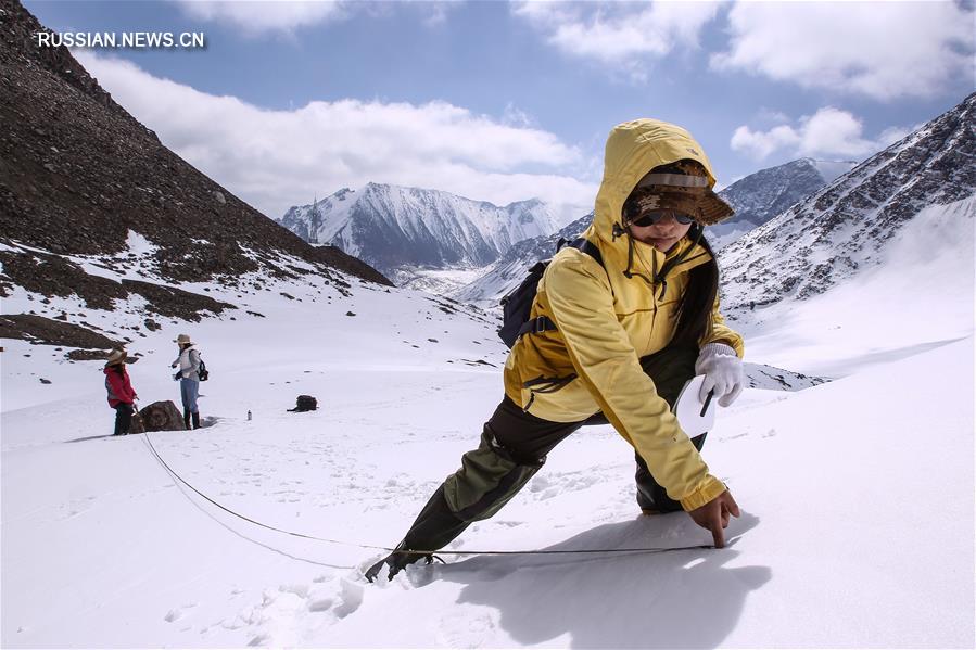 Полевые исследования тела ледника №1 в горах Тянь-Шань